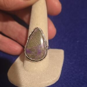 Elegant Atlantiste Teardrop Ring